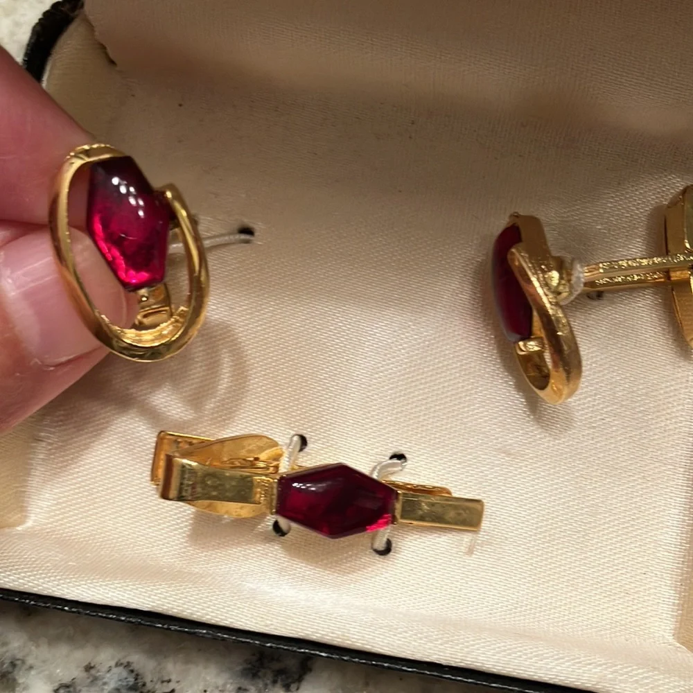 Lancelot vintage cuff links and tie holder